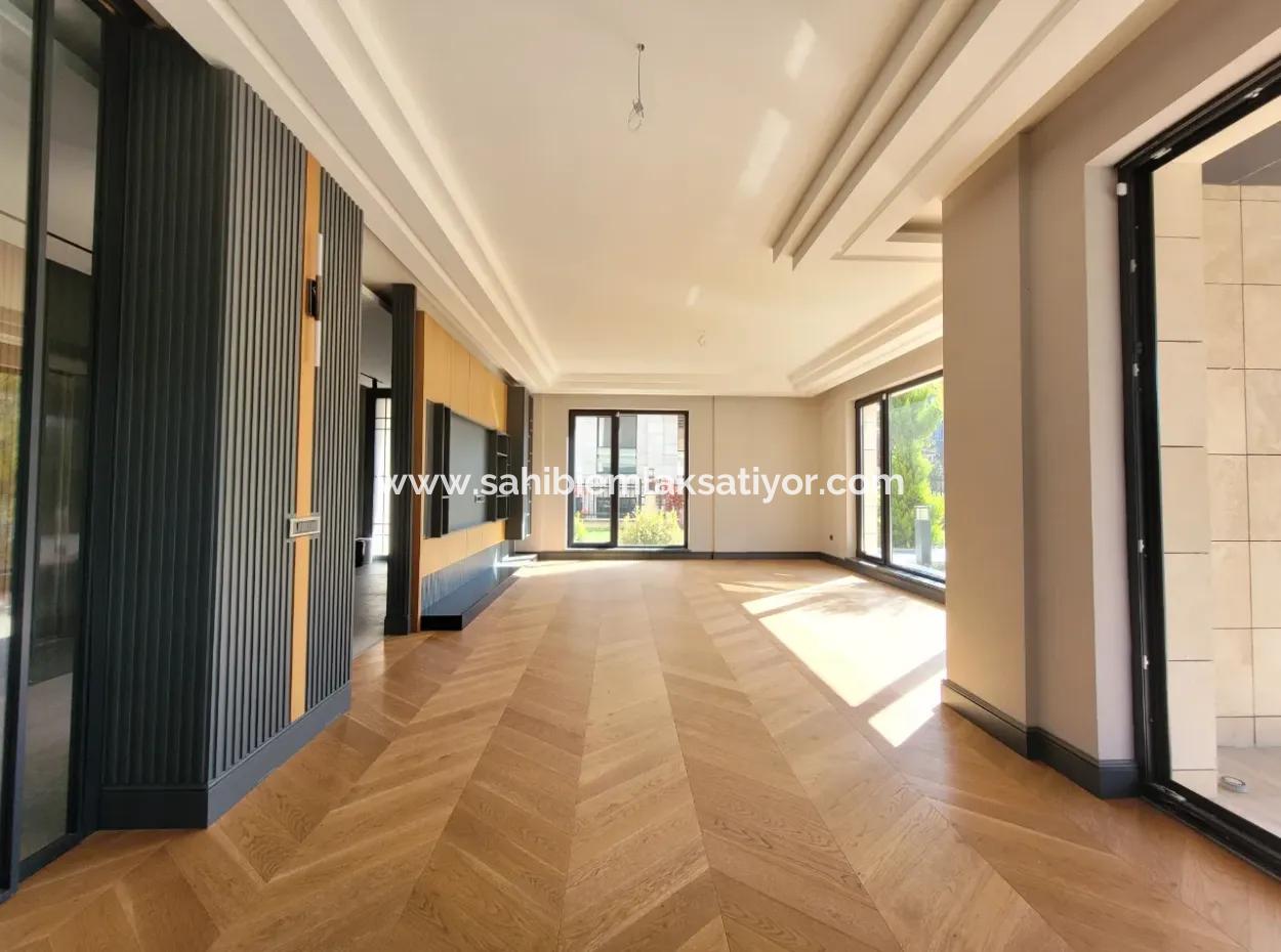 İncek 800 M²  Arsa Da Lüks Dubleks Villa 4+2  İncek Mahallesi Gölbaşı Ankara Türkiye