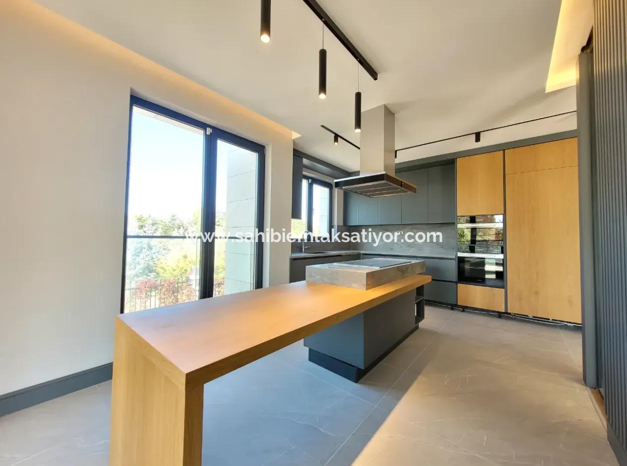 İncek 800 M²  Arsa Da Lüks Dubleks Villa 4+2  İncek Mahallesi Gölbaşı Ankara Türkiye