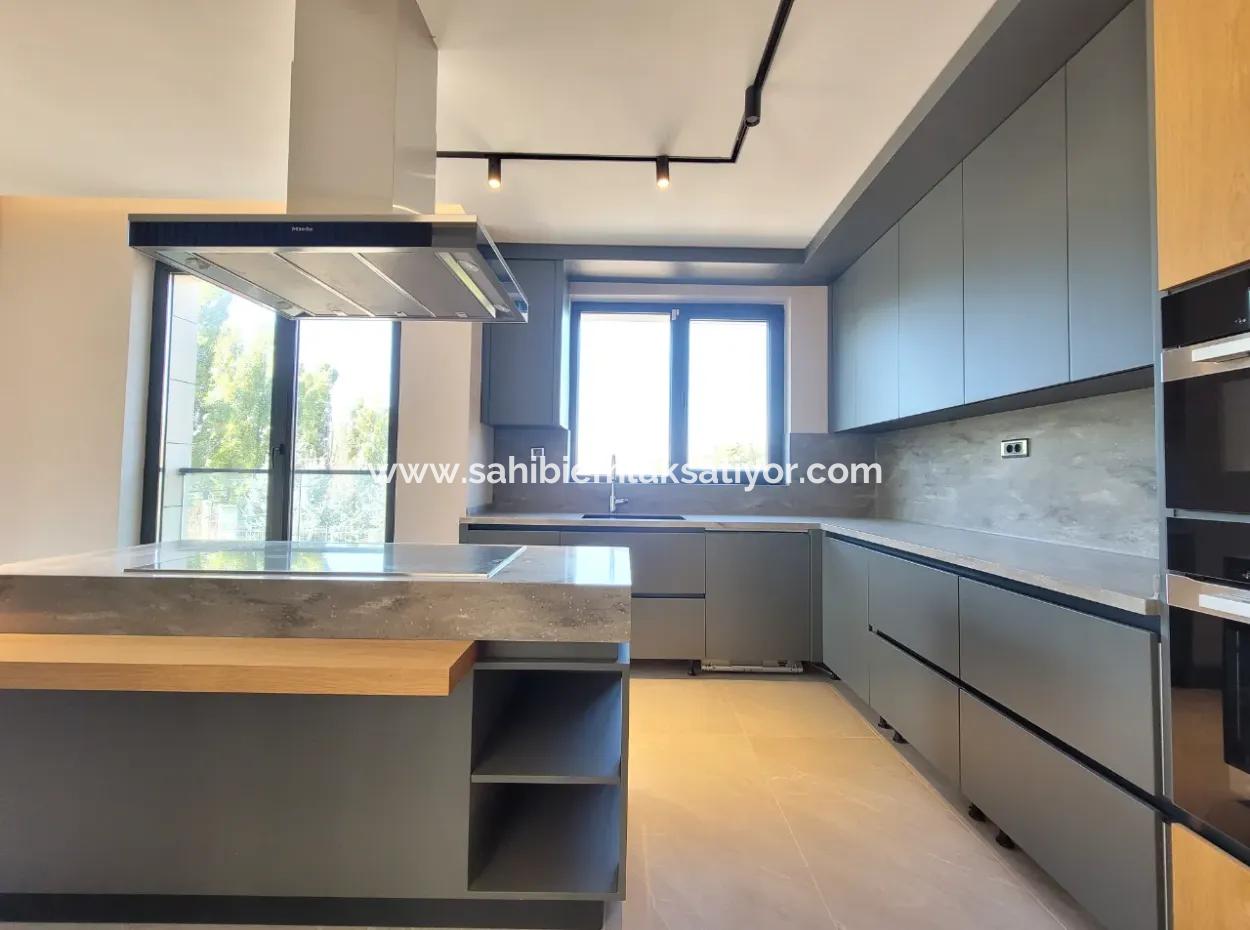 İncek 800 M²  Arsa Da Lüks Dubleks Villa 4+2  İncek Mahallesi Gölbaşı Ankara Türkiye