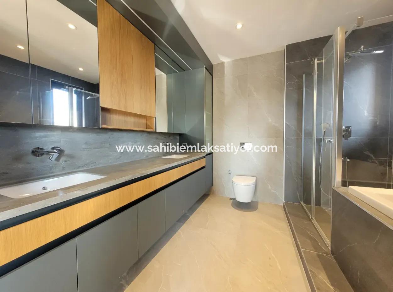 İncek 800 M²  Arsa Da Lüks Dubleks Villa 4+2  İncek Mahallesi Gölbaşı Ankara Türkiye
