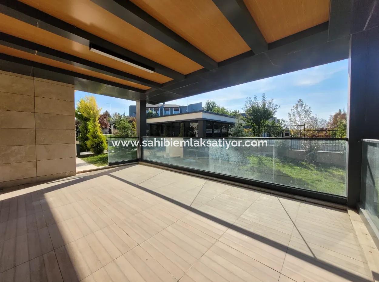 İncek 800 M²  Arsa Da Lüks Dubleks Villa 4+2  İncek Mahallesi Gölbaşı Ankara Türkiye