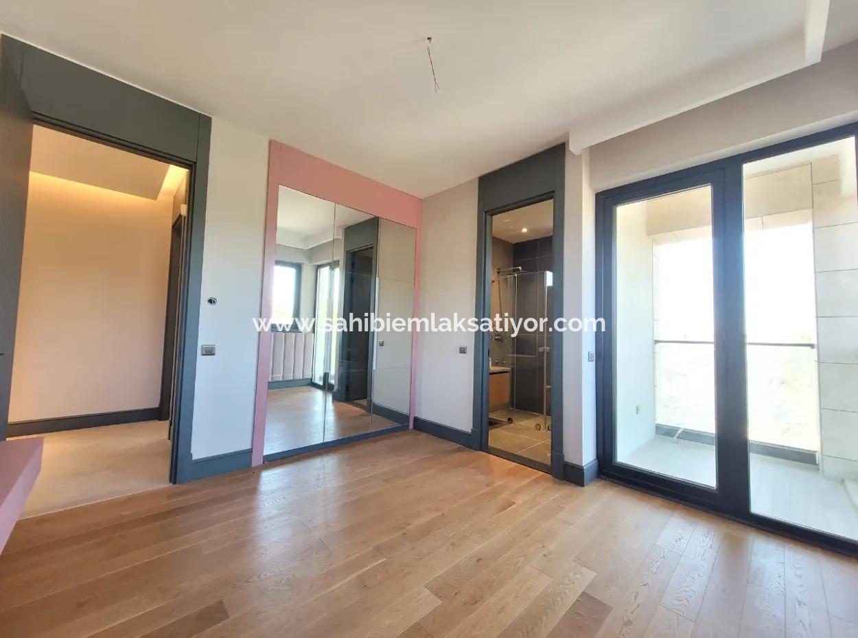 İncek 730 M² Arsa Da Lüks Dubleks Satılık Villa 4+2  İncek Mahallesi Gölbaşı Ankara Türkiye
