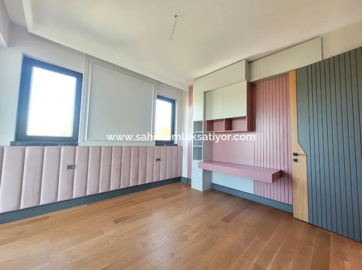 İncek 730 M² Arsa Da Lüks Dubleks Satılık Villa 4+2  İncek Mahallesi Gölbaşı Ankara Türkiye