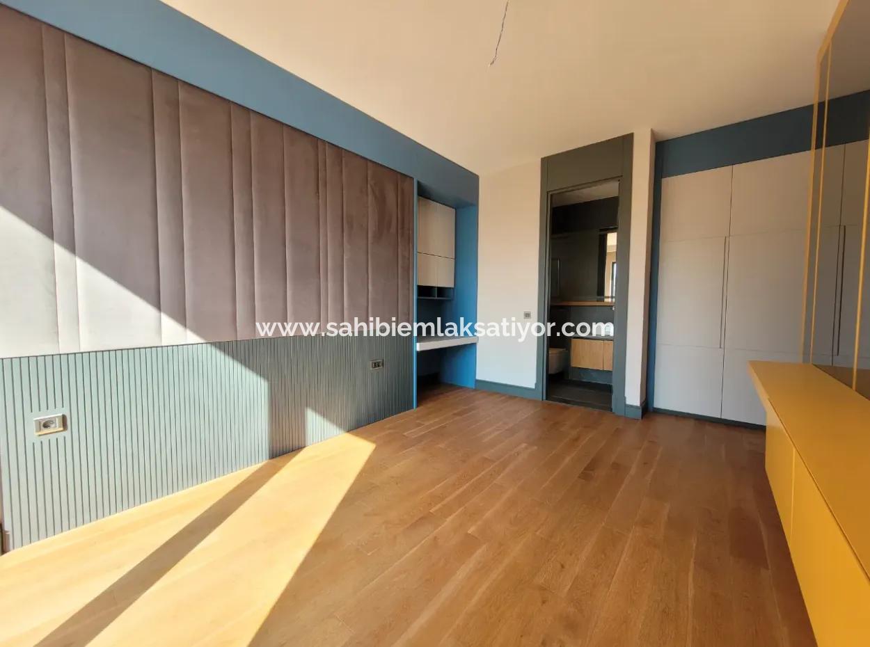 İncek 730 M² Arsa Da Lüks Dubleks Satılık Villa 4+2  İncek Mahallesi Gölbaşı Ankara Türkiye