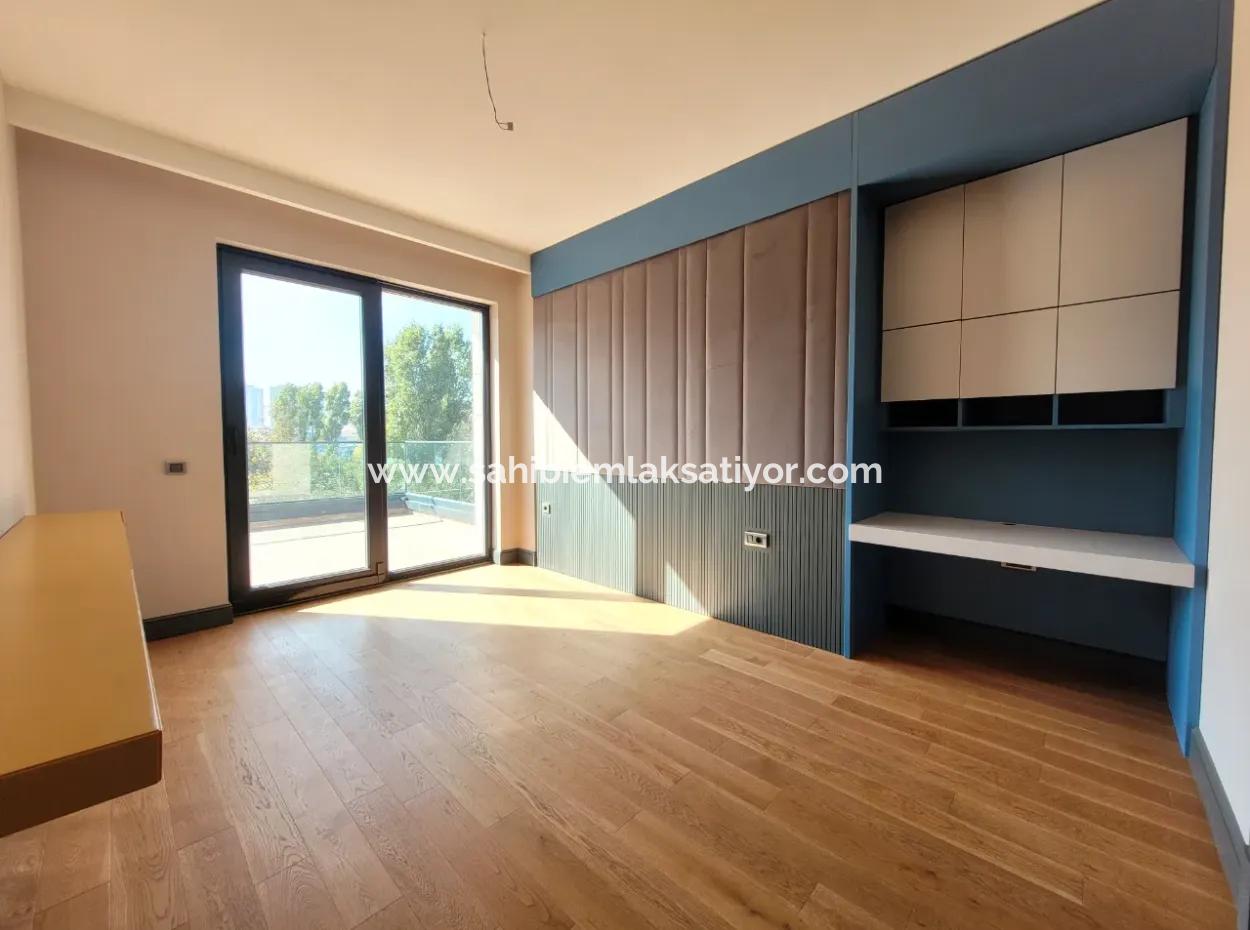 İncek 730 M² Arsa Da Lüks Dubleks Satılık Villa 4+2  İncek Mahallesi Gölbaşı Ankara Türkiye