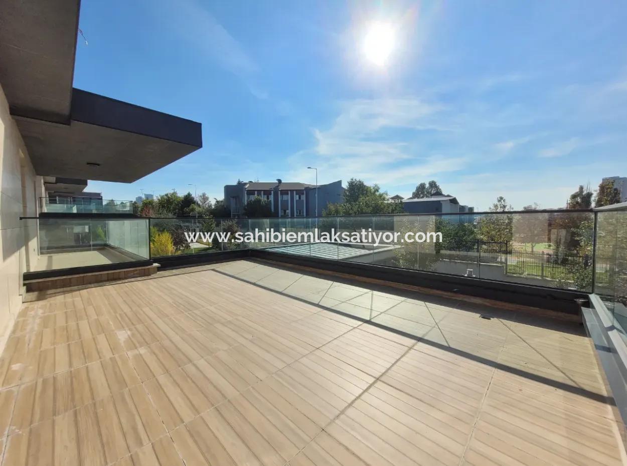 İncek 730 M² Arsa Da Lüks Dubleks Satılık Villa 4+2  İncek Mahallesi Gölbaşı Ankara Türkiye