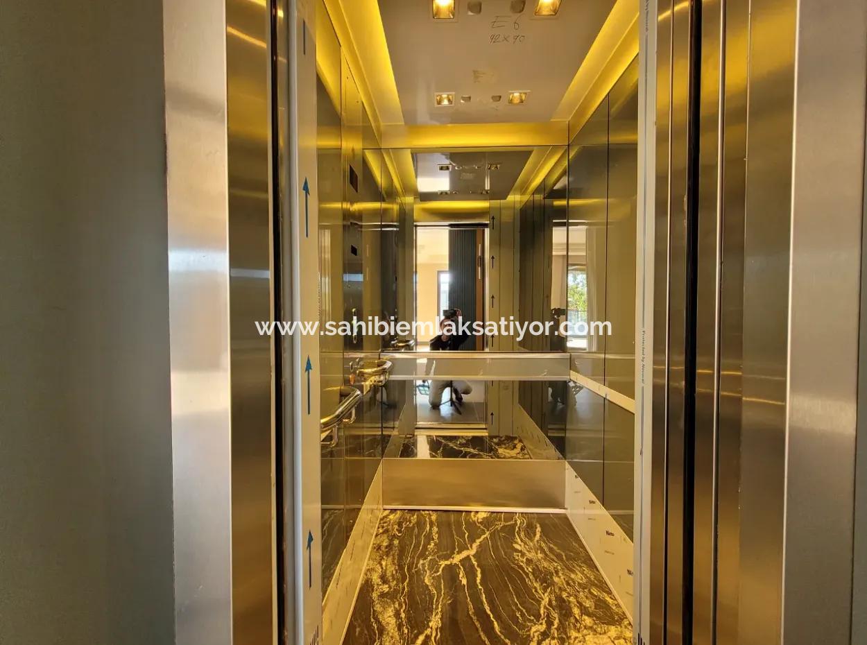 İncek 730 M² Arsa Da Lüks Dubleks Satılık Villa 4+2  İncek Mahallesi Gölbaşı Ankara Türkiye
