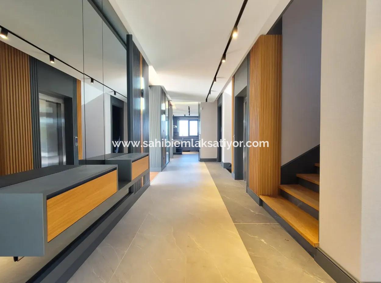 İncek 730 M² Arsa Da Lüks Dubleks Satılık Villa 4+2  İncek Mahallesi Gölbaşı Ankara Türkiye