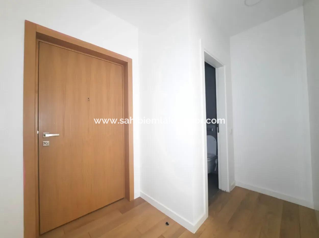 İncek Loft Satılık Teraslı  3,5+1 Peyzaj Manzaralı Kiracısız Daire