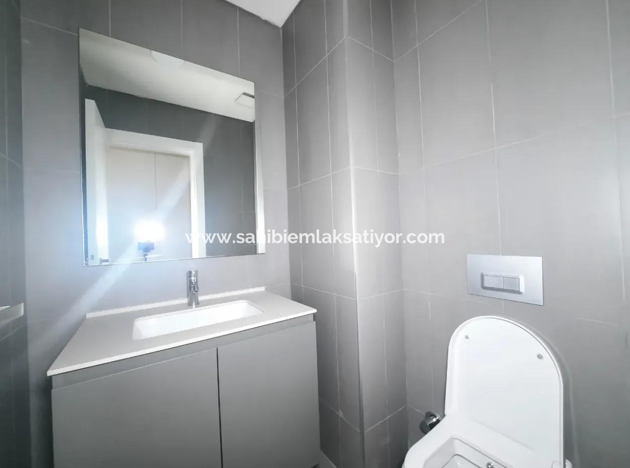 İncek Loft Satılık Teraslı  3,5+1 Peyzaj Manzaralı Kiracısız Daire