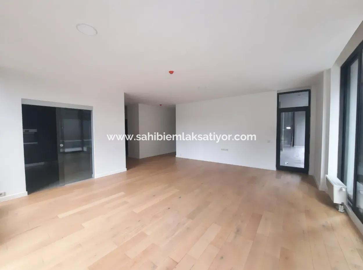 İncek Loft Satılık Teraslı  3,5+1 Peyzaj Manzaralı Kiracısız Daire
