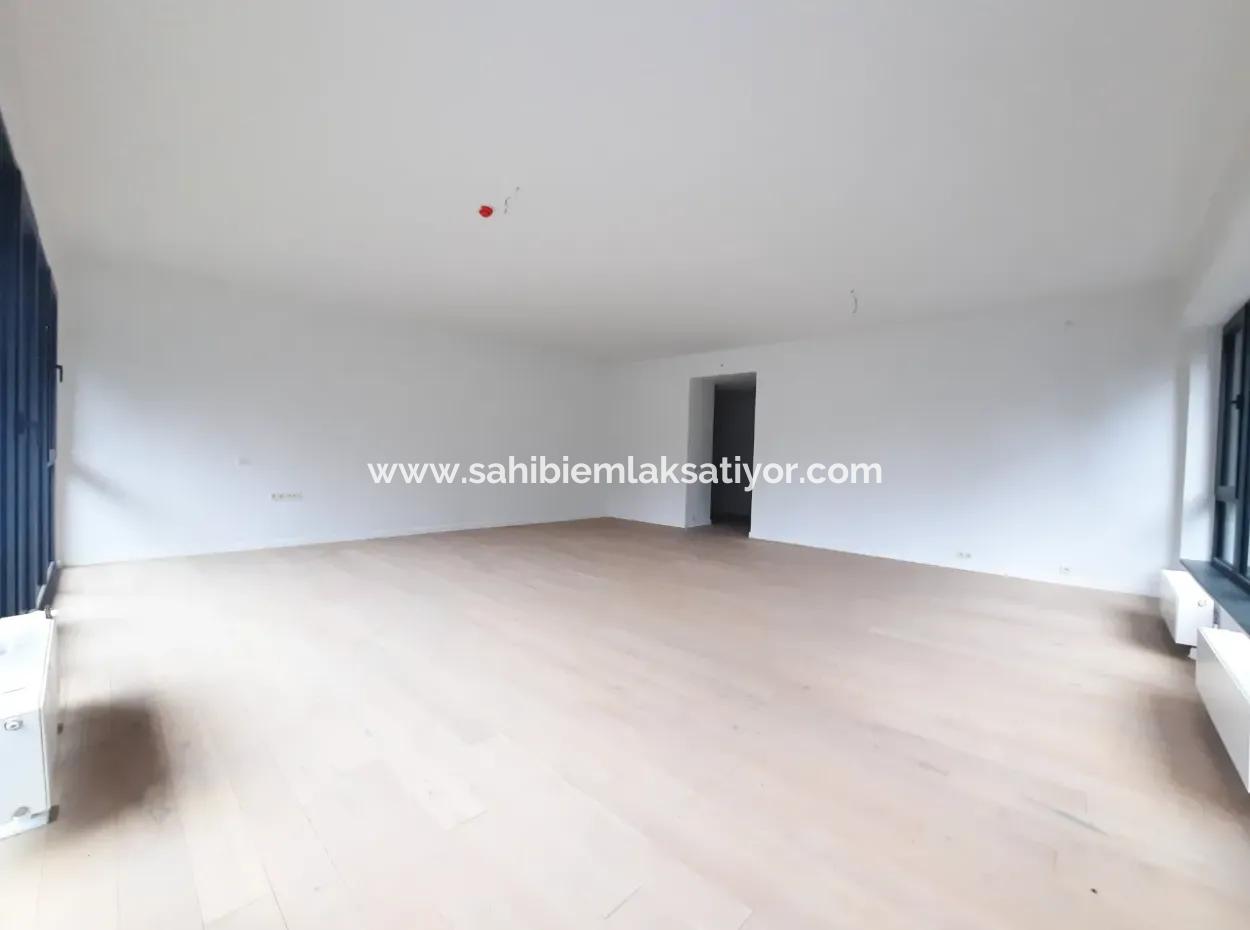 İncek Loft Satılık  4+1  Peyzaj Manzaralı  180 M² 2.Kat Daire