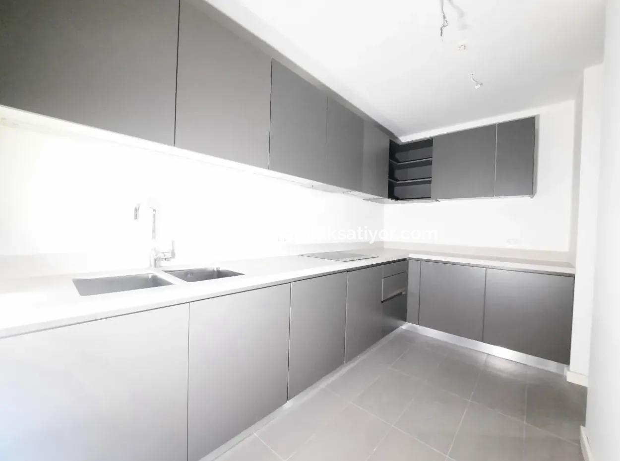 İncek Loft Satılık  4+1  Peyzaj Manzaralı  180 M² 2.Kat Daire