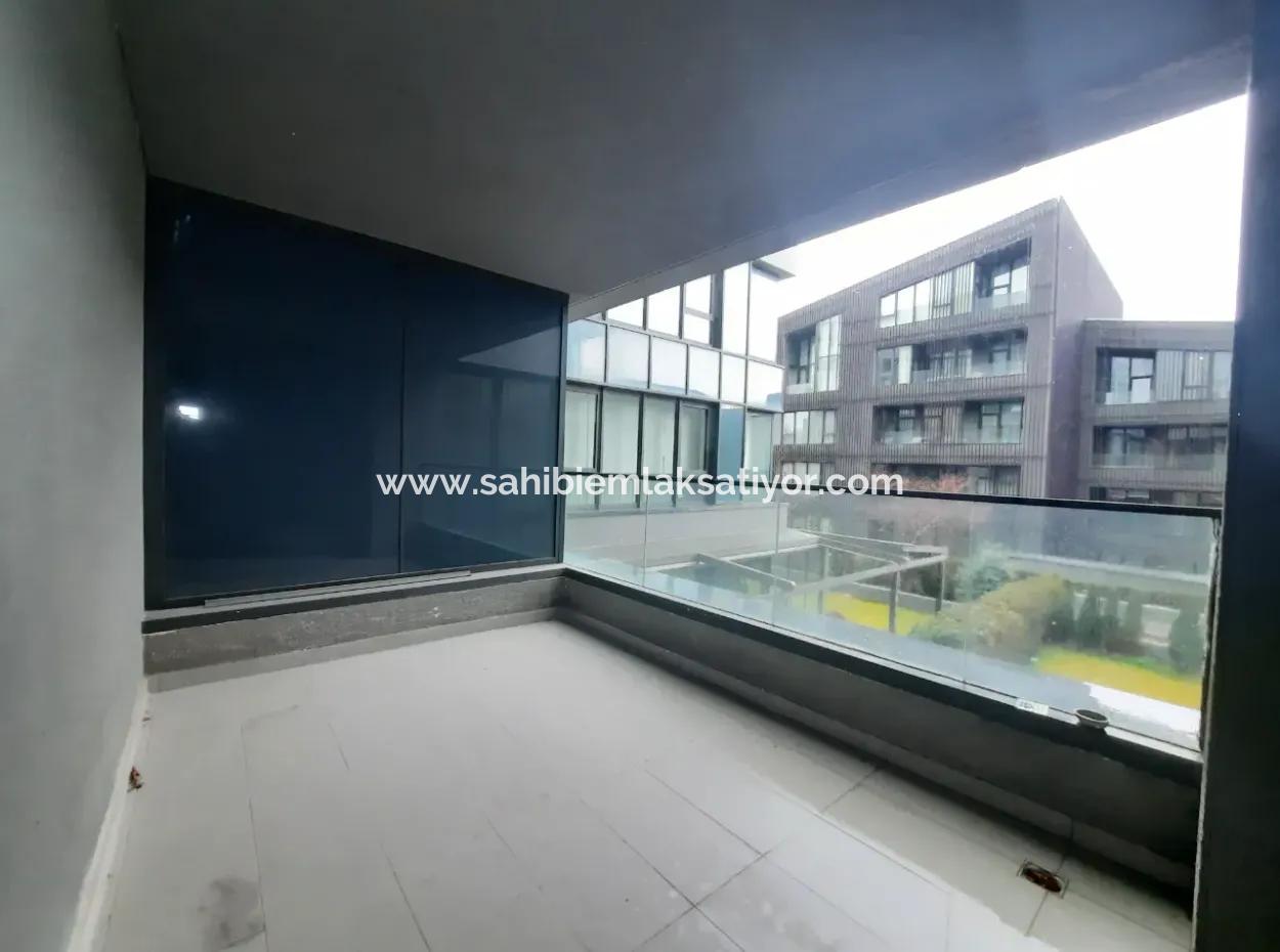 İncek Loft Satılık  4+1  Peyzaj Manzaralı  180 M² 2.Kat Daire