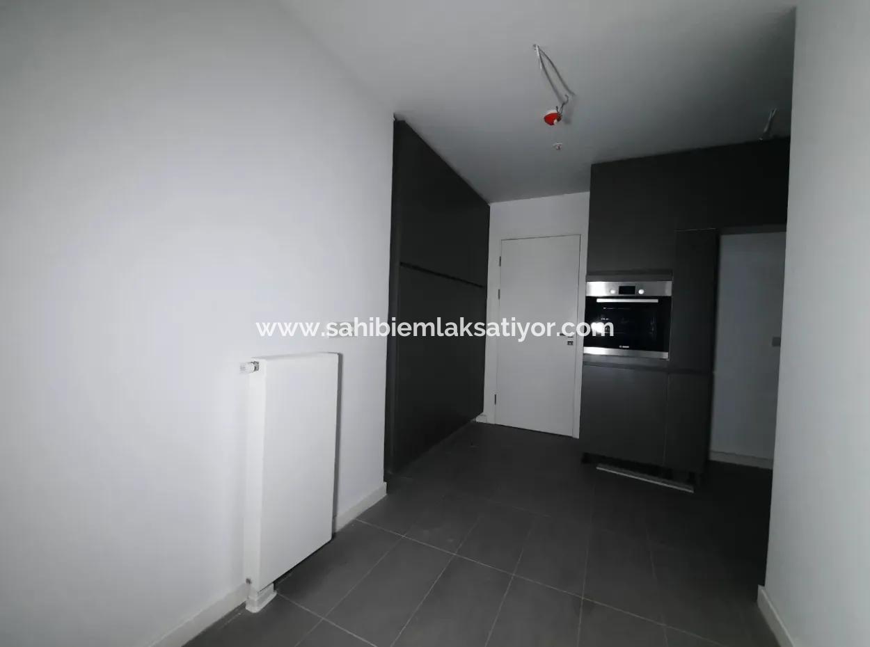 İncek Loft Satılık  4+1  Peyzaj Manzaralı  180 M² 2.Kat Daire