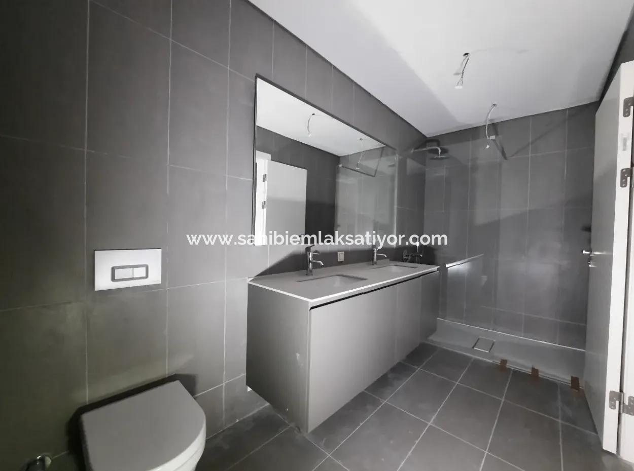 İncek Loft Satılık  4+1  Peyzaj Manzaralı  180 M² 2.Kat Daire