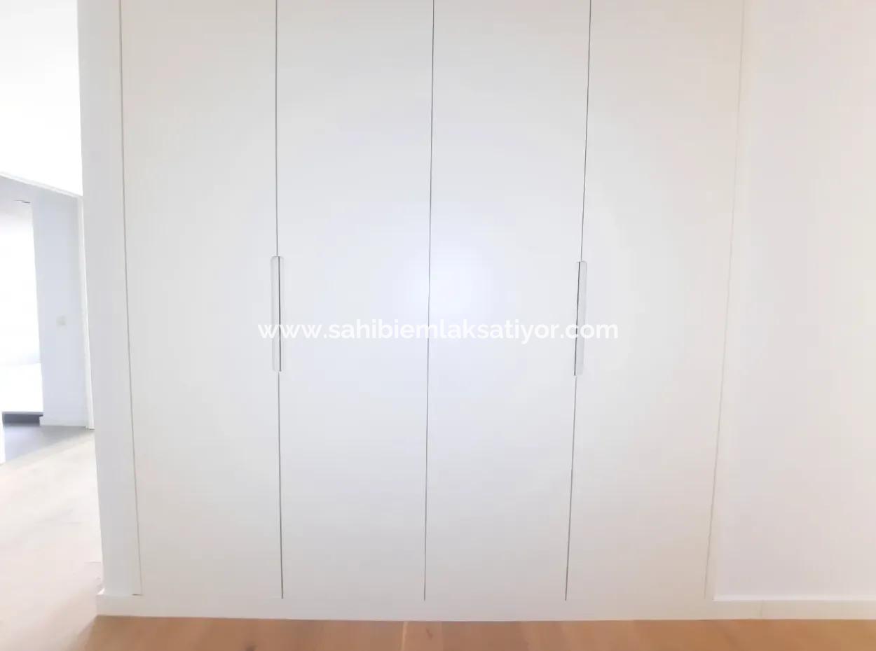 Kiracısız İncek Loft Satılık  5,5+1  Göl Manzaralı 14.Kat Daire