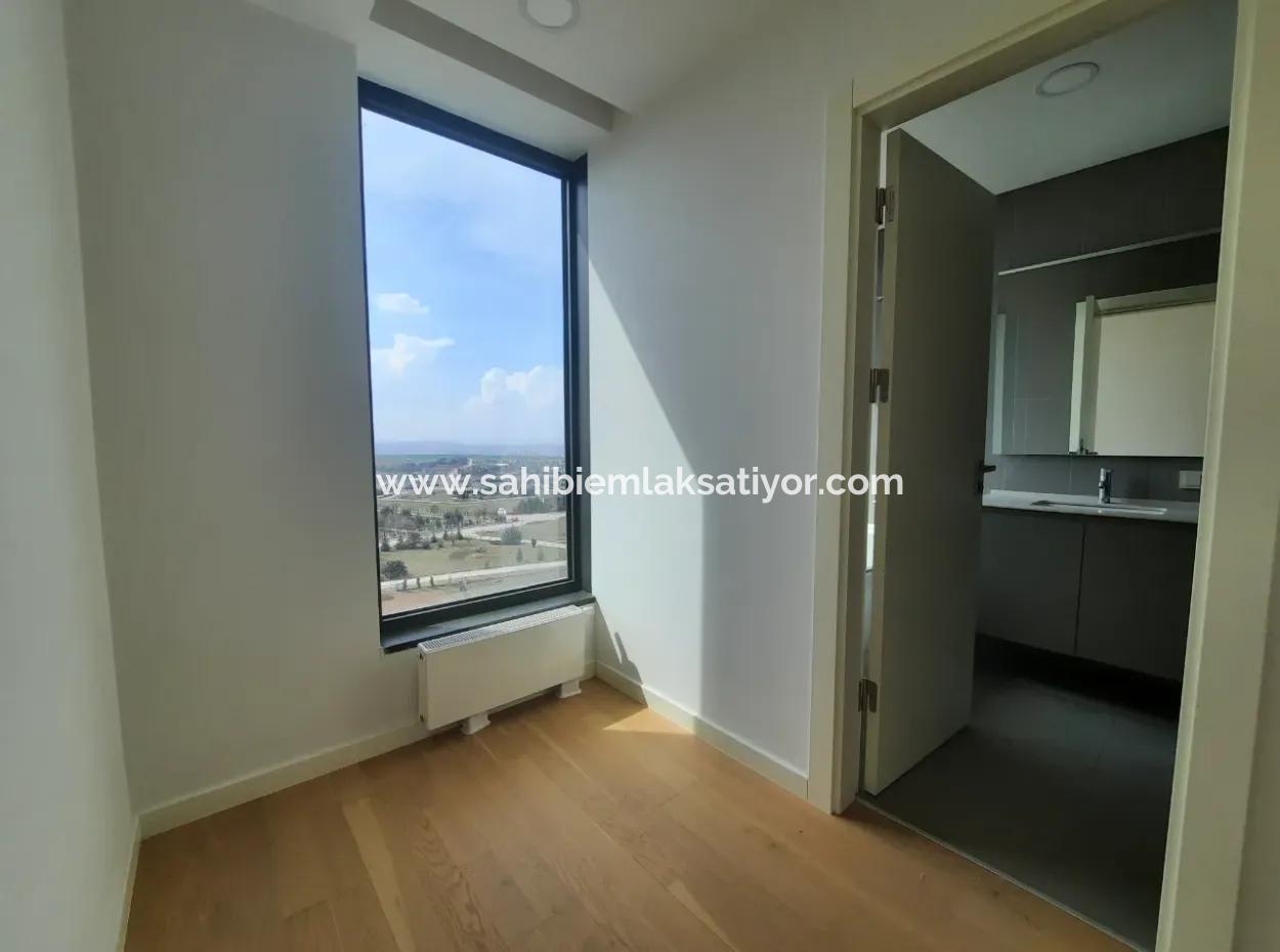 Kiracısız İncek Loft Satılık  5,5+1  Göl Manzaralı 14.Kat Daire