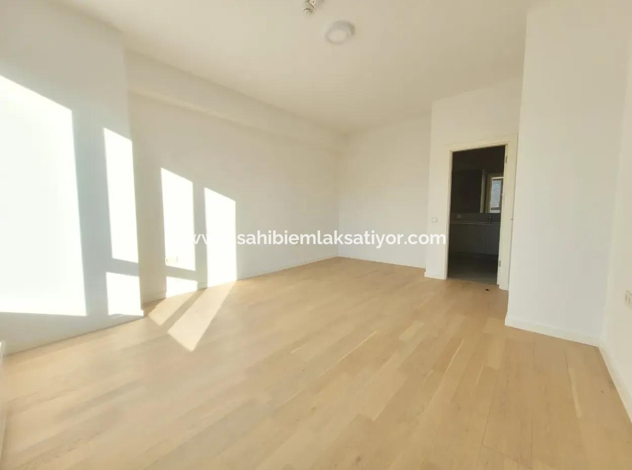 İncek Loft Satılık 2,5+1 Peyzaj Manzaralı 3.Kat Daire