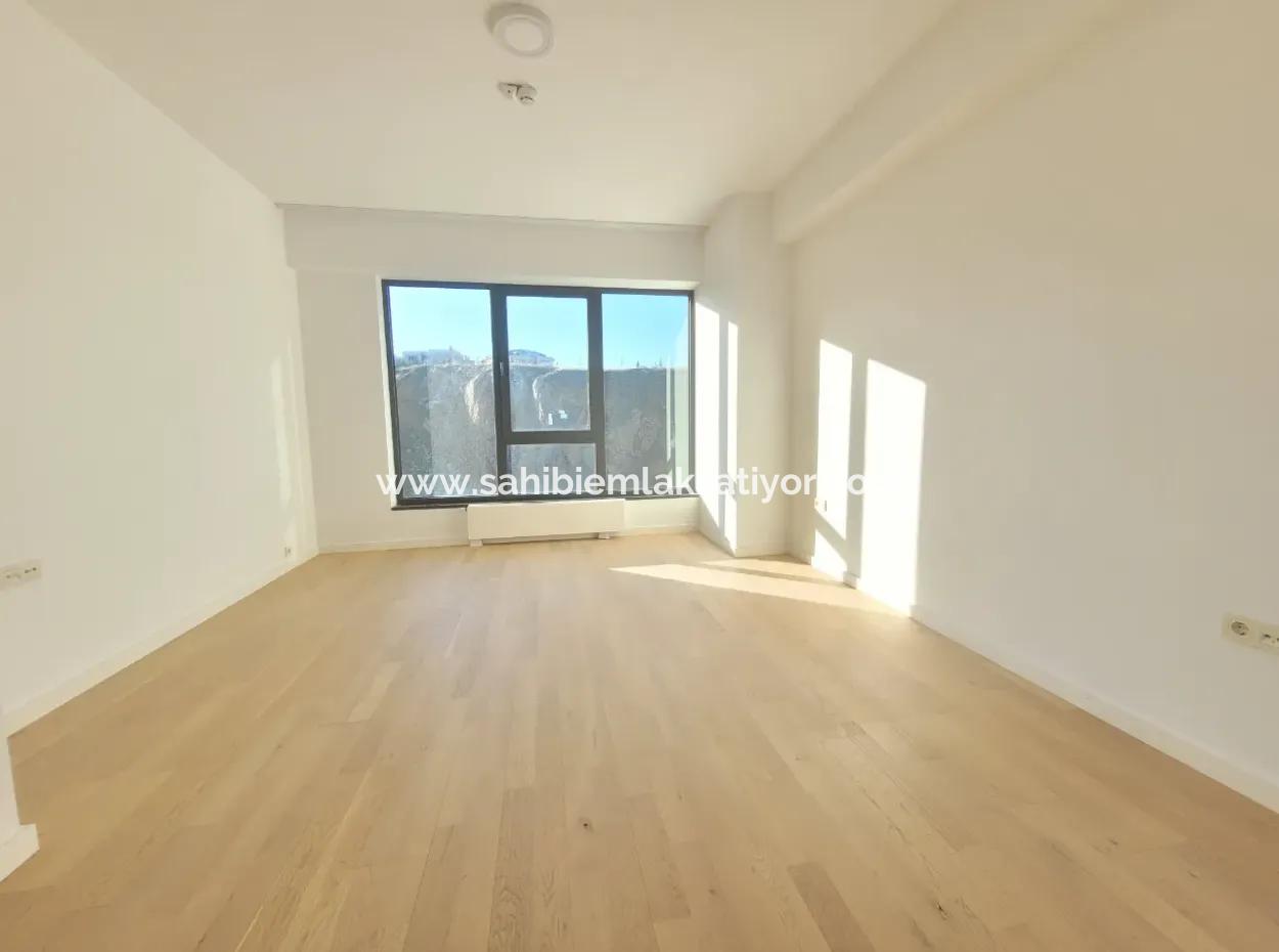 İncek Loft Satılık 2,5+1 Peyzaj Manzaralı 3.Kat Daire