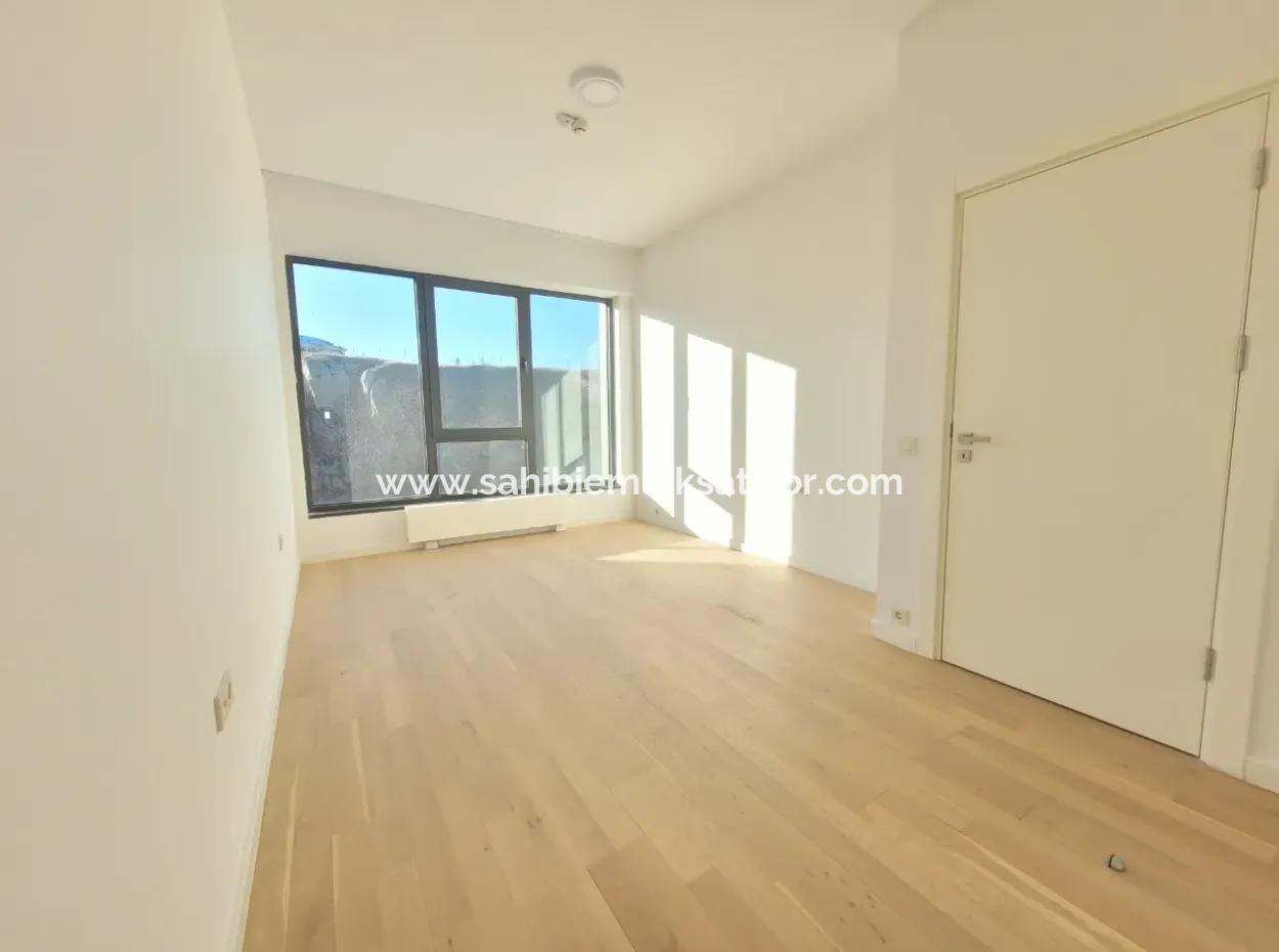 İncek Loft Satılık 2,5+1 Peyzaj Manzaralı 3.Kat Daire