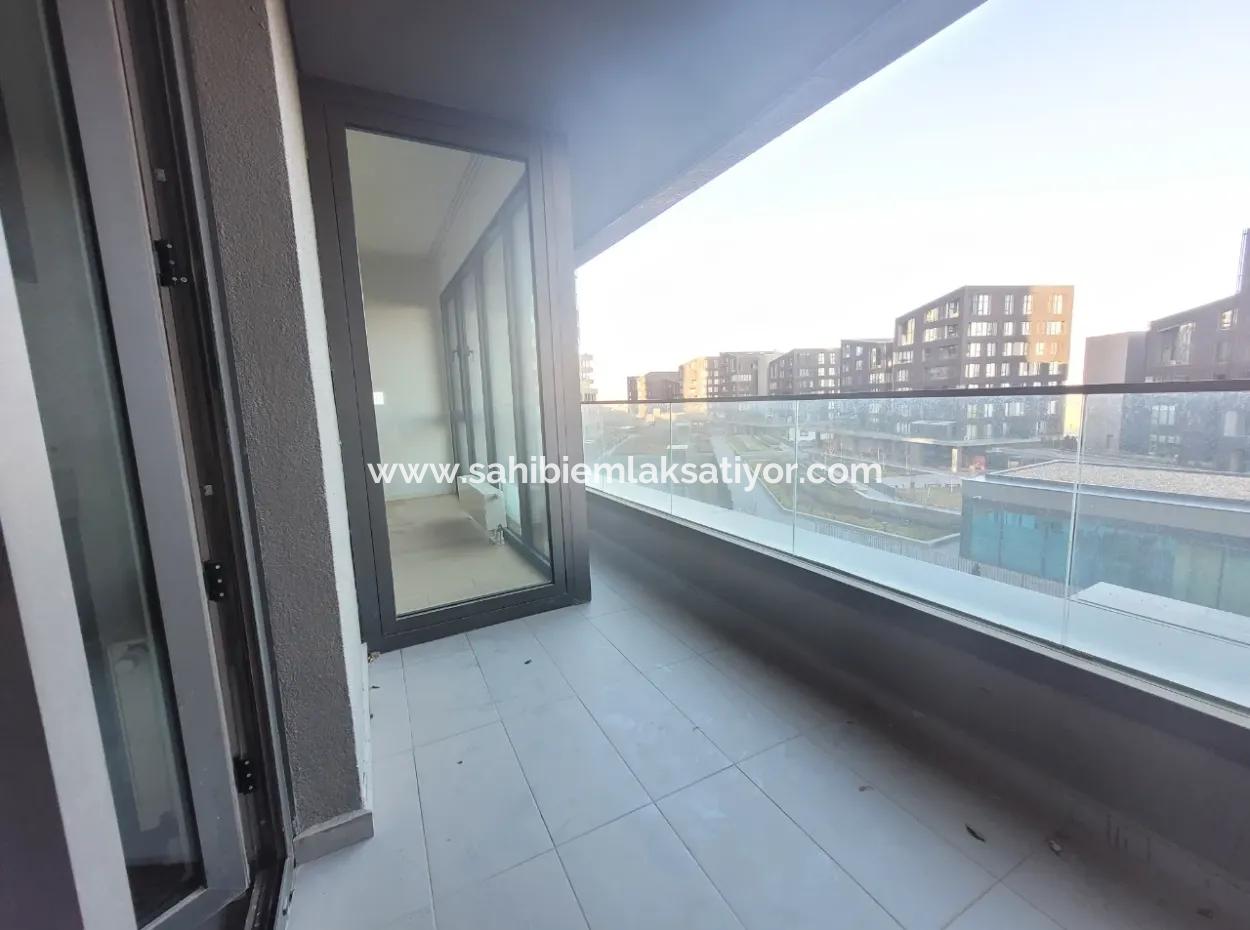 İncek Loft Satılık 2,5+1 Peyzaj Manzaralı 3.Kat Daire