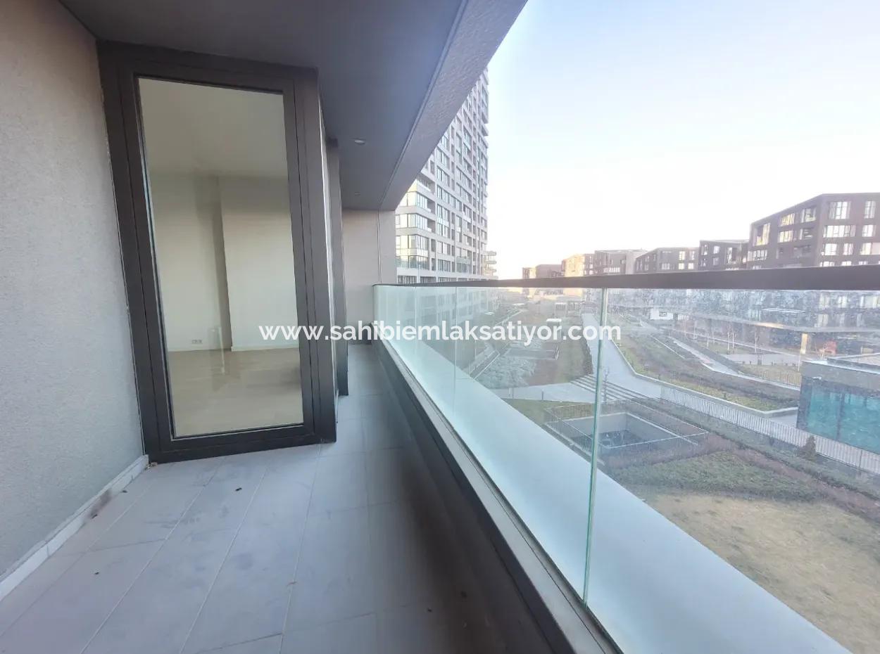 İncek Loft Satılık 2,5+1 Peyzaj Manzaralı 3.Kat Daire