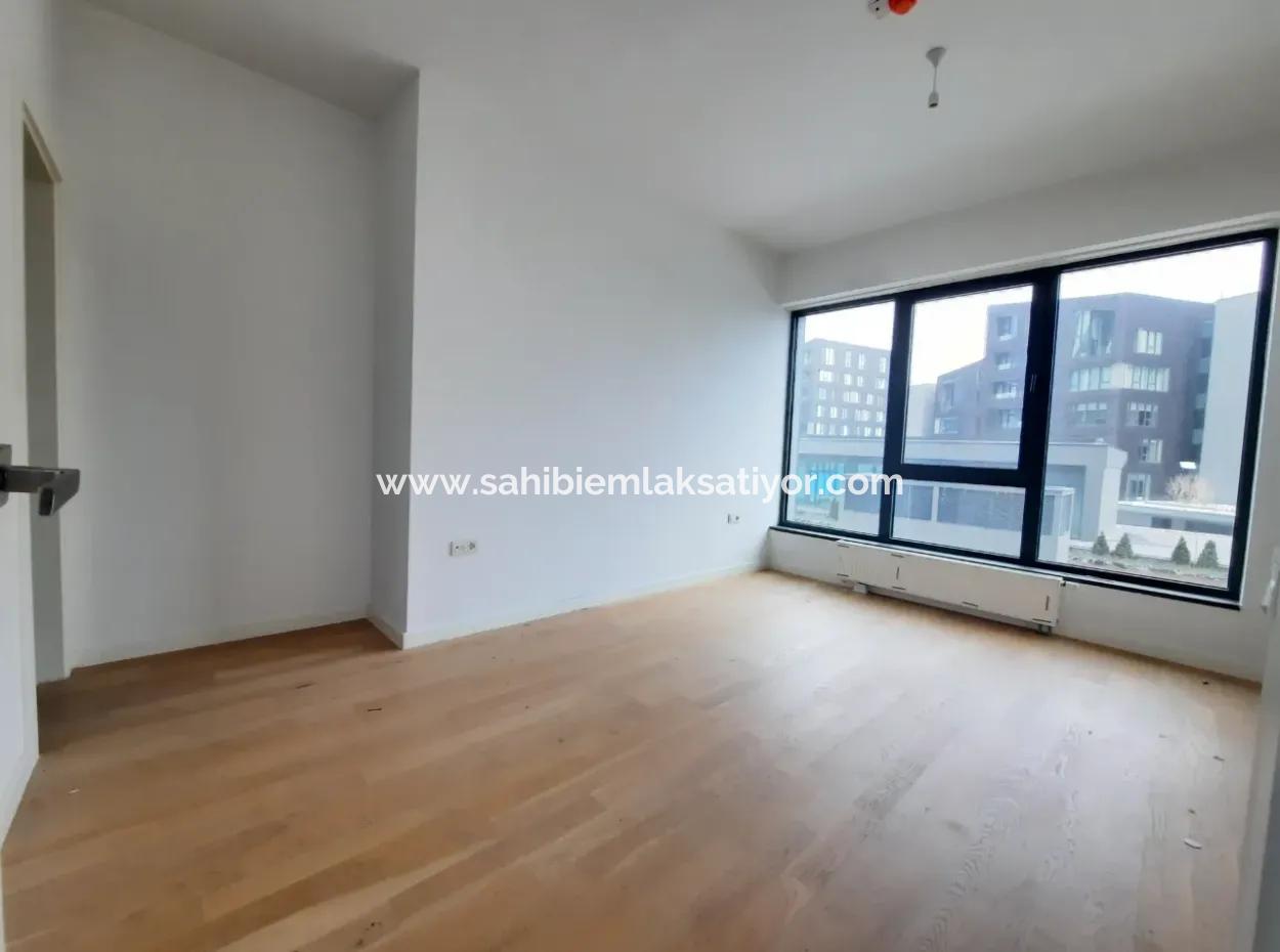 İncek Loft Satılık 3+1 Bahçe Dubleksi Şehir Manzaralı Daire