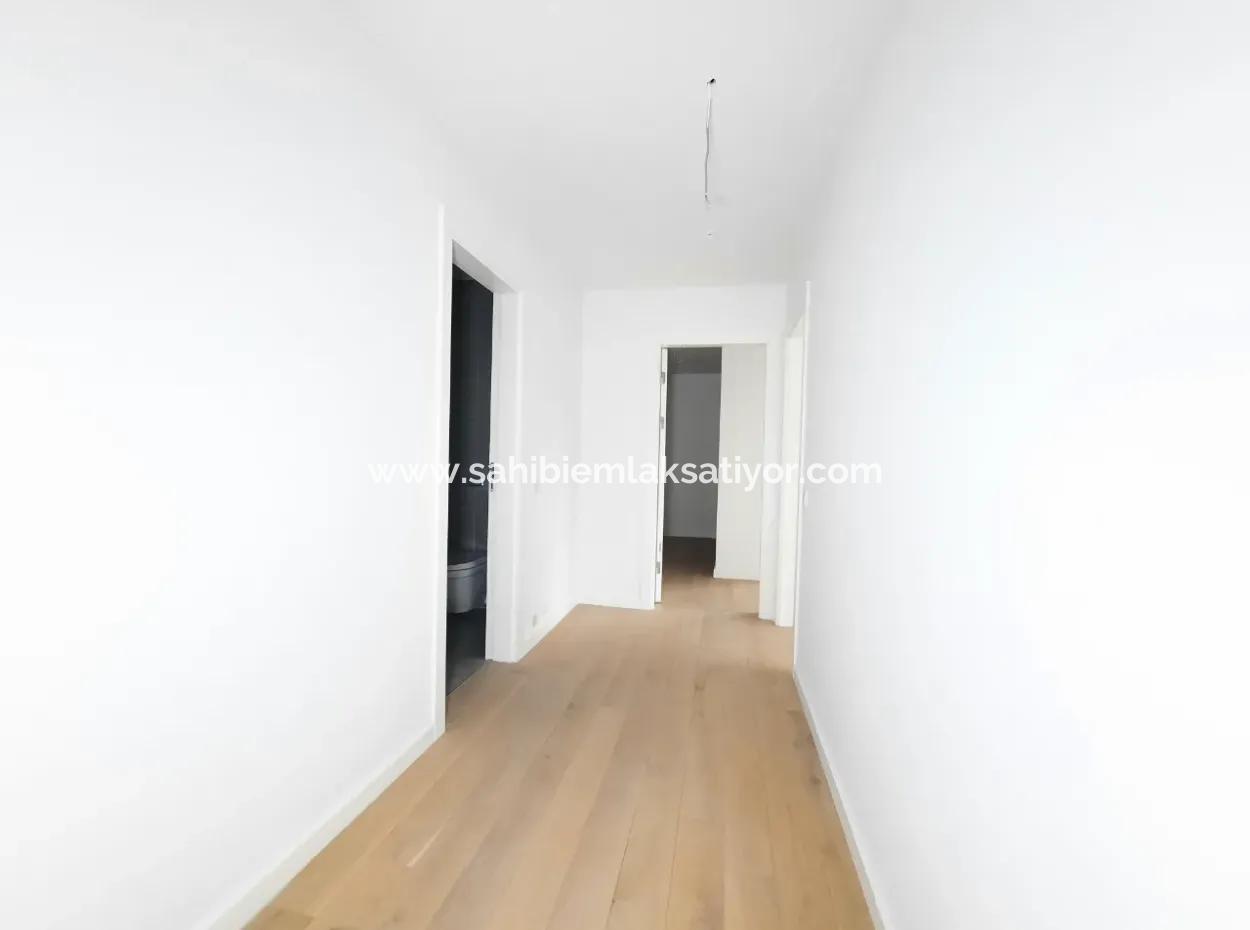 İncek Loft Satılık  4+1  Peyzaj Manzaralı  180 M² Kiracısız 2.Kat Daire