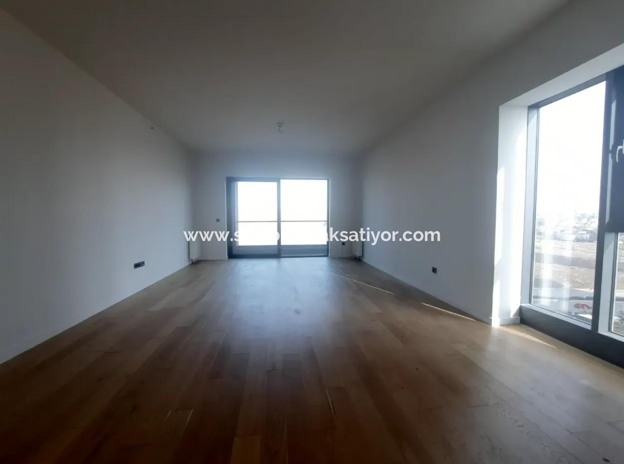 Beytepe İncek Bulvar Loft Satılık 3+1 130 M² 23.Kat Bulvar Manzaralı Daire