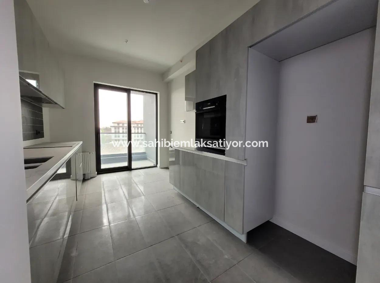 Beytepe İncek Bulvar Loft Satılık 3+1 110 M² 20.Kat Bulvar Manzaralı Daire