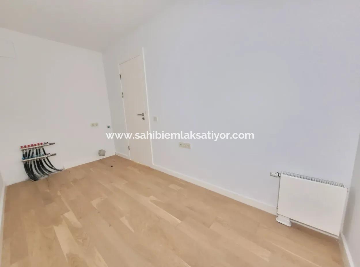 Kiracısız İncek Loft Satılık  5.5+1  Göl Manzaralı 20.Kat Daire