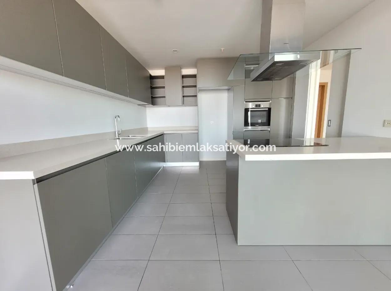 Kiracısız İncek Loft Satılık  5.5+1  Göl Manzaralı 20.Kat Daire