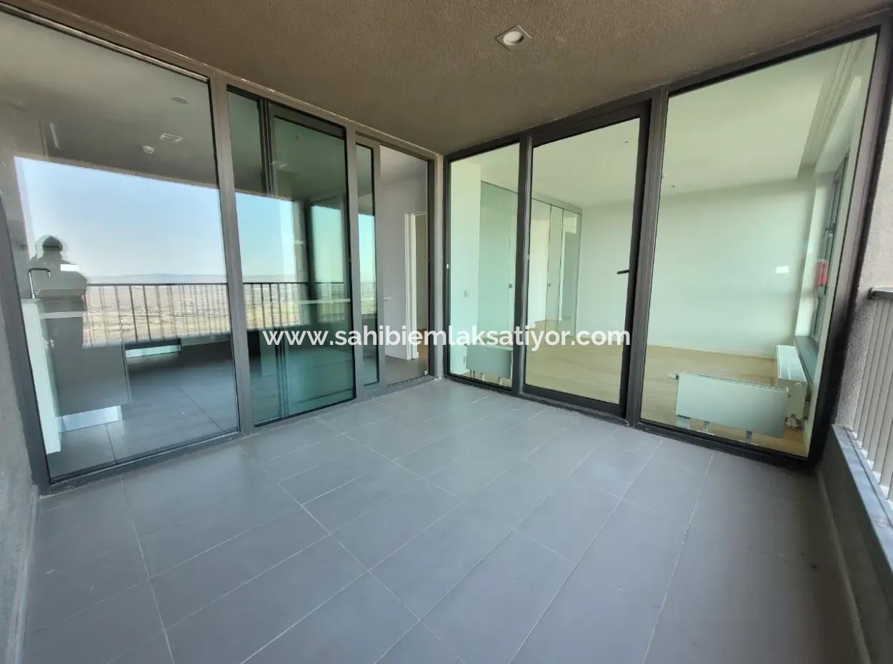 Kiracısız İncek Loft Satılık  5.5+1  Göl Manzaralı 20.Kat Daire