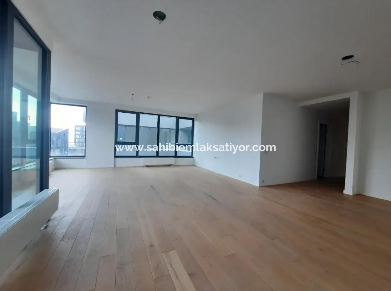İncek Loft Satılık 5+1 Peyzaj Manzaralı 2.Kat Daire