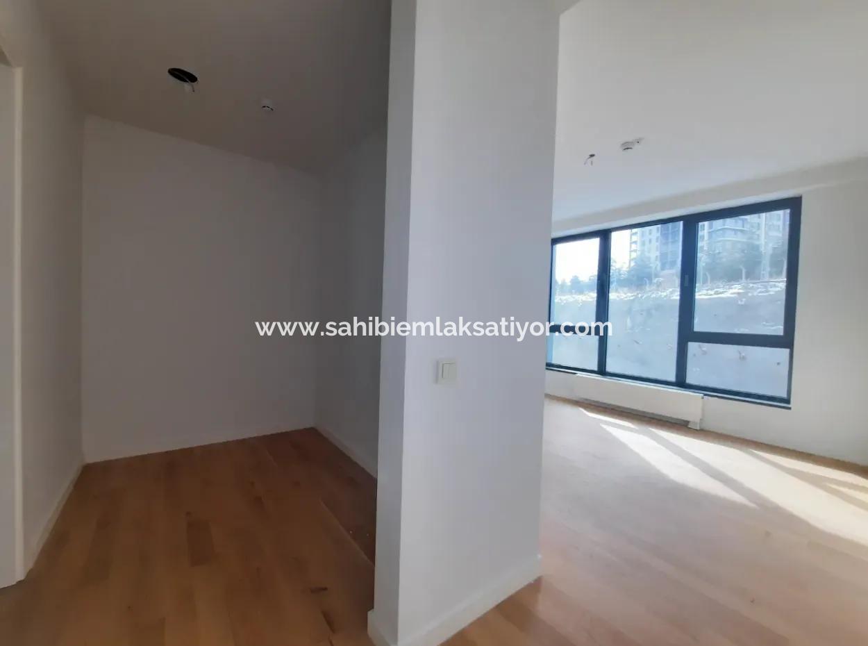 İncek Loft Satılık 5+1 Peyzaj Manzaralı 2.Kat Daire