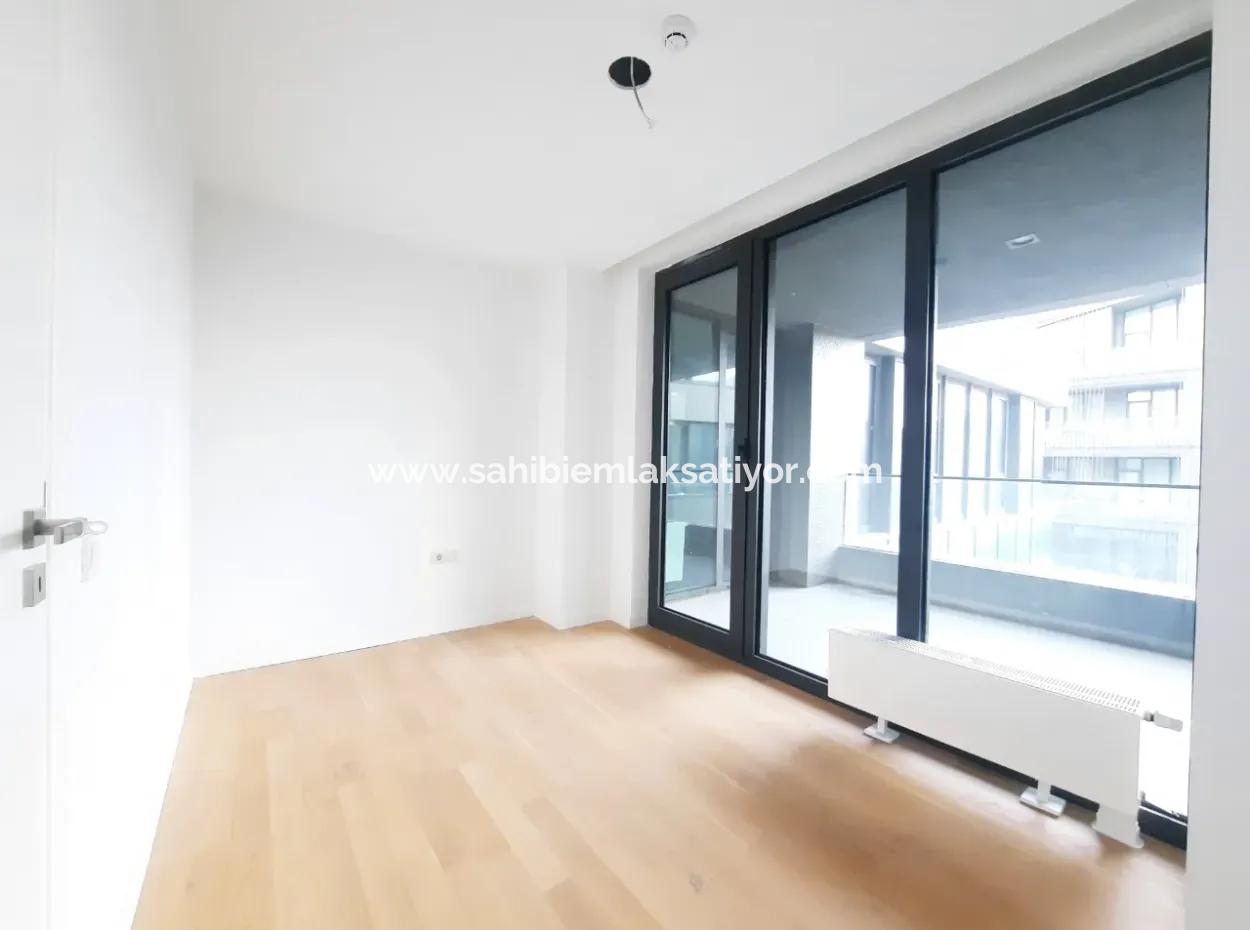 İncek Loft Satılık 5+1 188  M² Peyzaj Manzaralı 1.Kat Daire