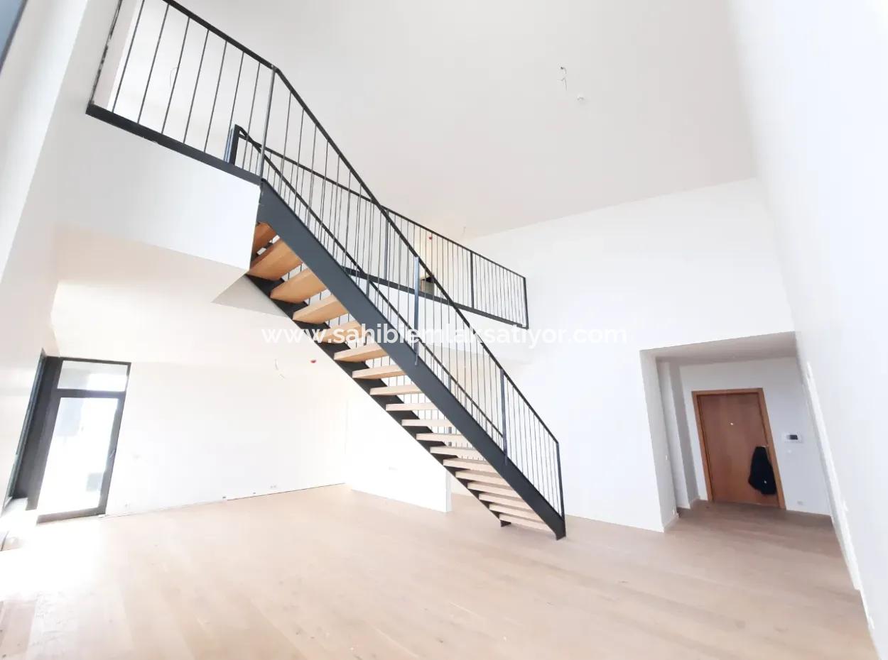 İncek Loft Satılık  5,5+1 Dubleks Göl Manzaralı 2.Kat Kiracısız Daire