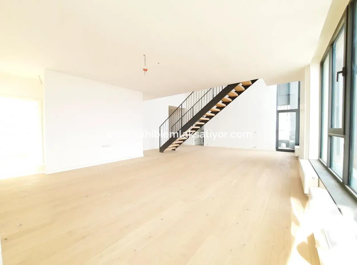 İncek Loft Satılık  5,5+1 Dubleks Göl Manzaralı 2.Kat Kiracısız Daire