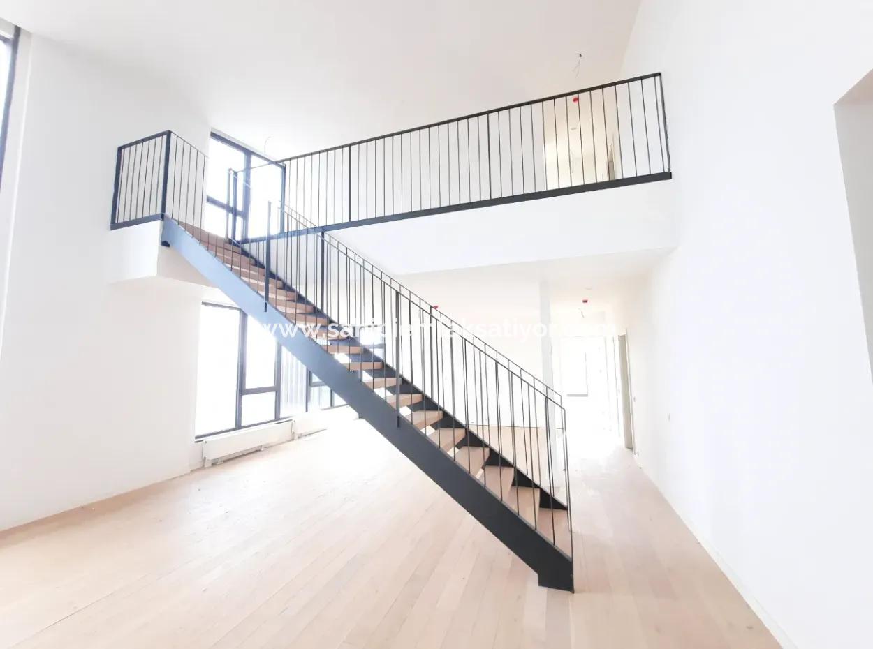 İncek Loft Satılık  5,5+1 Dubleks Göl Manzaralı 2.Kat Kiracısız Daire