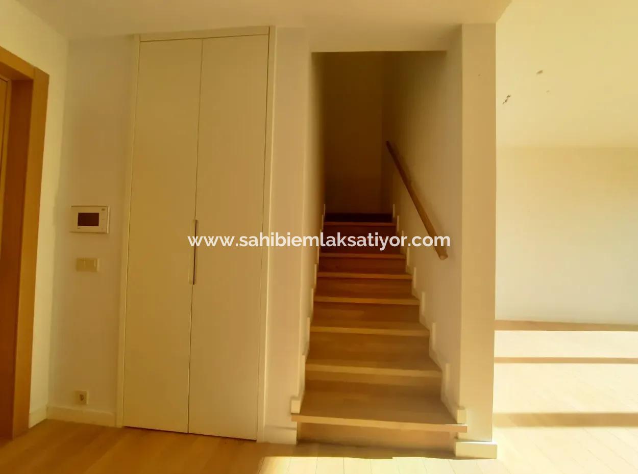 Boş Krediye Uygun İncek Loft Satılık  3+1 Dubleks Peyzaj Manzaralı 1.Kat Daire