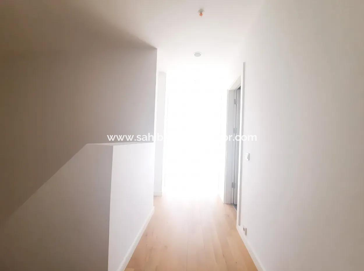 Boş Krediye Uygun İncek Loft Satılık  3+1 Dubleks Peyzaj Manzaralı 1.Kat Daire