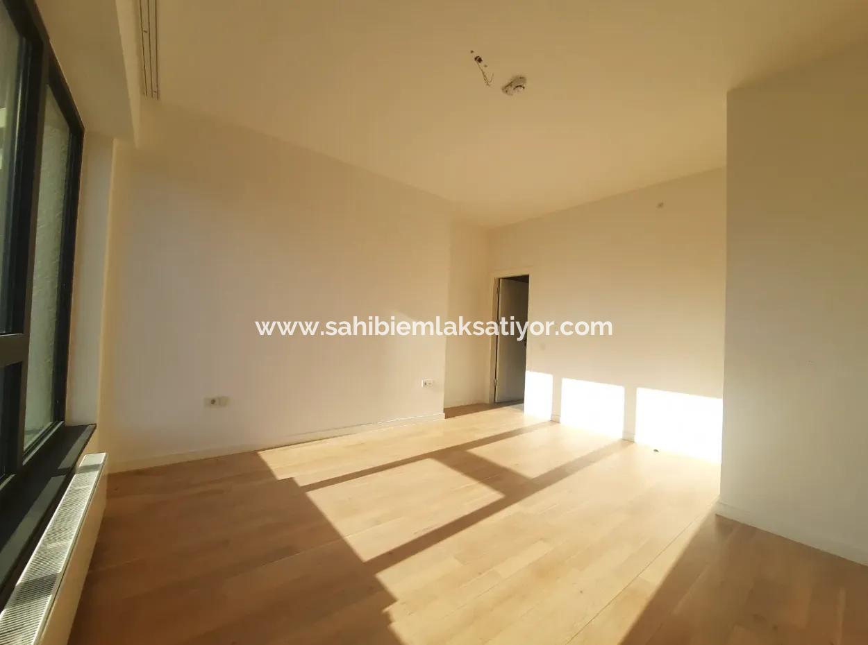 Boş Krediye Uygun İncek Loft Satılık  3+1 Dubleks Peyzaj Manzaralı 1.Kat Daire