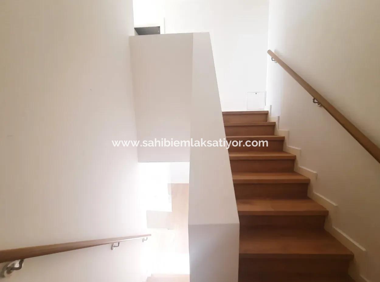 Boş Krediye Uygun İncek Loft Satılık  3+1 Dubleks Peyzaj Manzaralı 1.Kat Daire