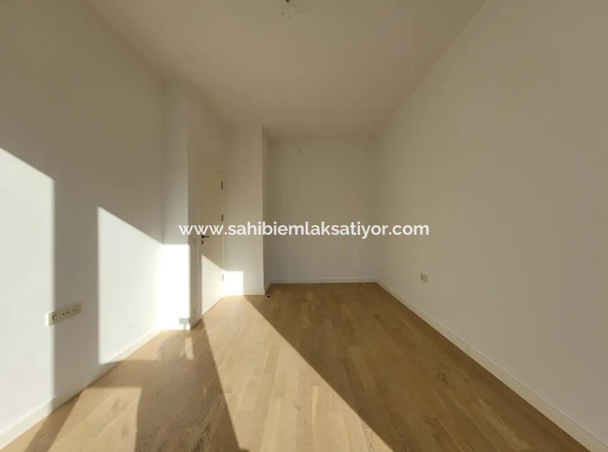 Kiracısız İncek Loft Satılık  2+1 Bahçe Dubleks Şehir Manzaralı Daire