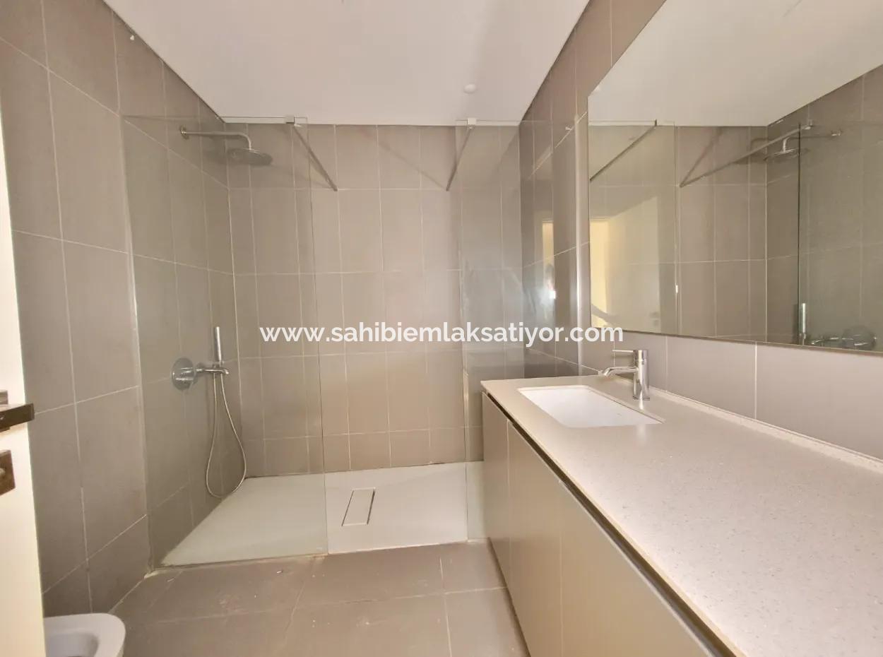 Boş Faturalı İncek Loft Satılık  2+1 Bahçe Dubleks Şehir Manzaralı Daire