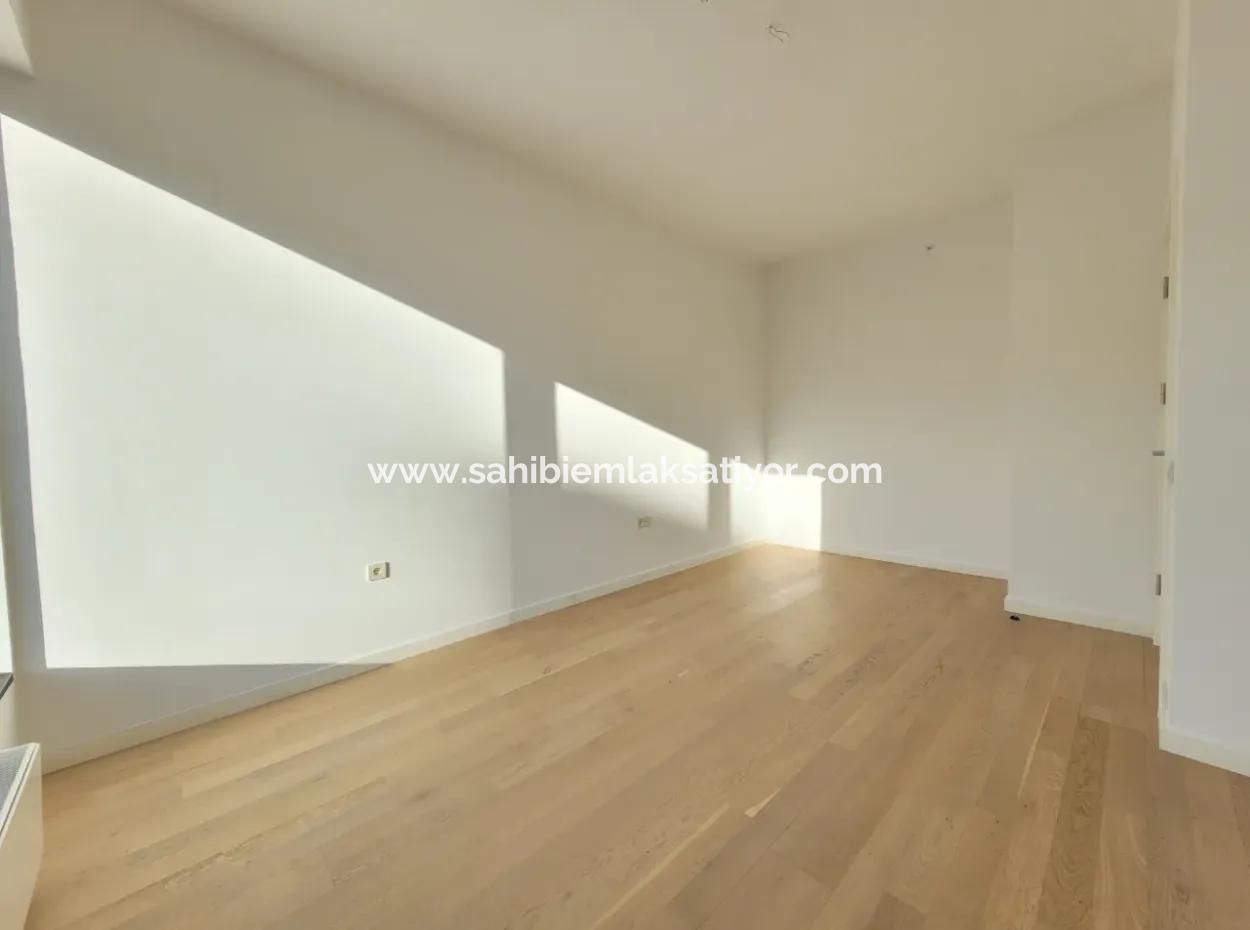 Boş Faturalı İncek Loft Satılık  2+1 Bahçe Dubleks Şehir Manzaralı Daire