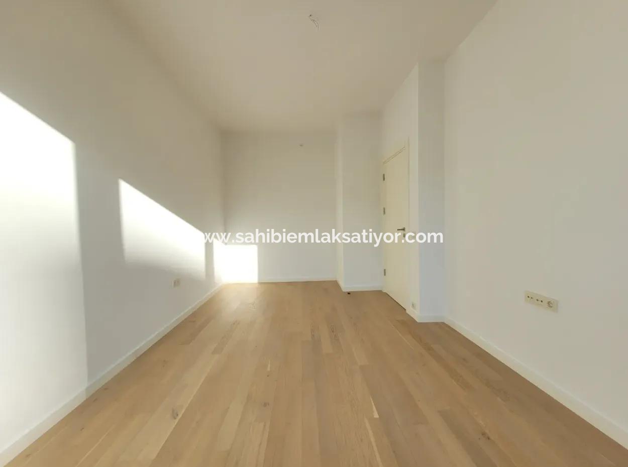 Boş Faturalı İncek Loft Satılık  2+1 Bahçe Dubleks Şehir Manzaralı Daire