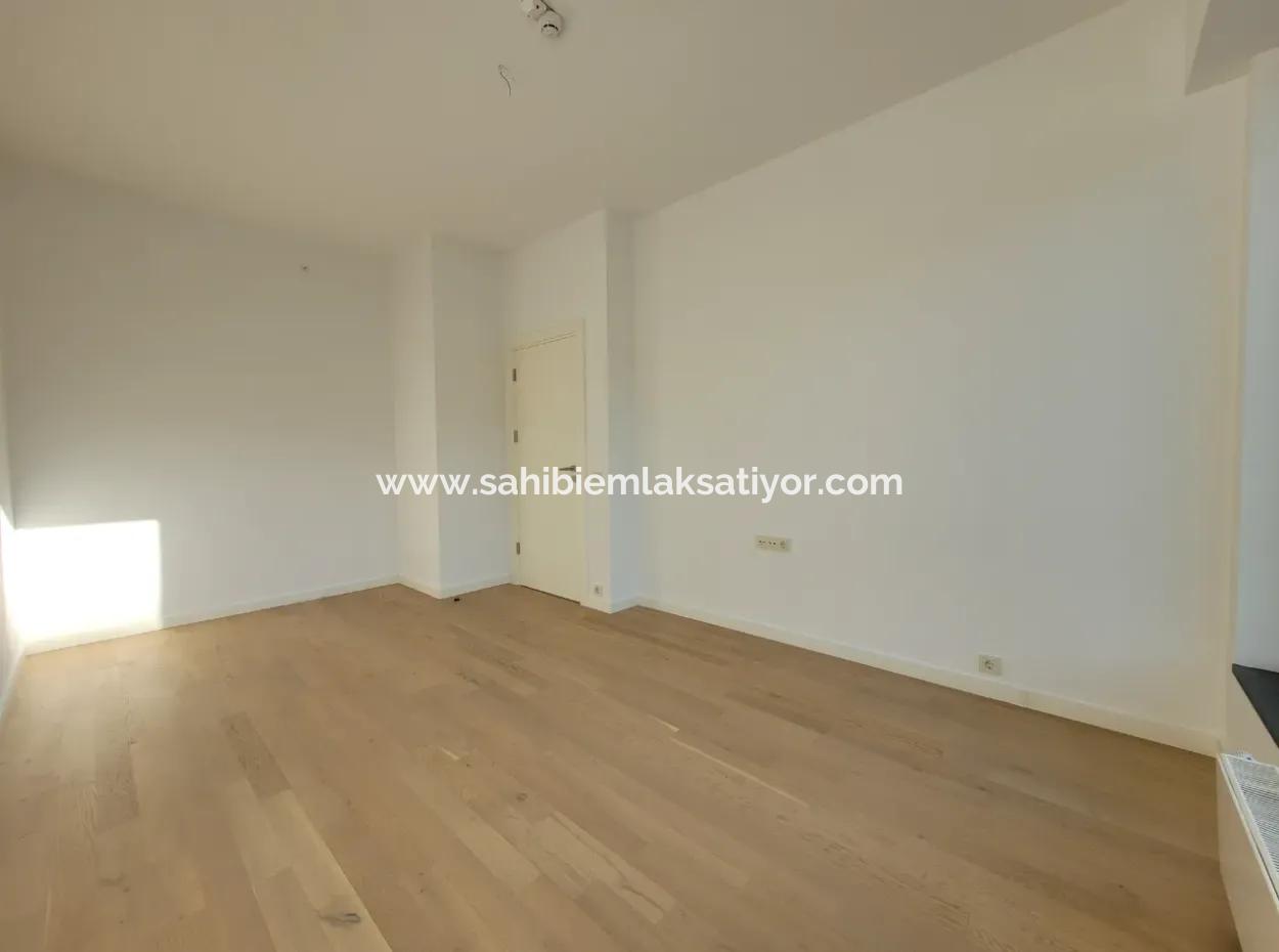 Boş Faturalı İncek Loft Satılık  2+1 Bahçe Dubleks Şehir Manzaralı Daire