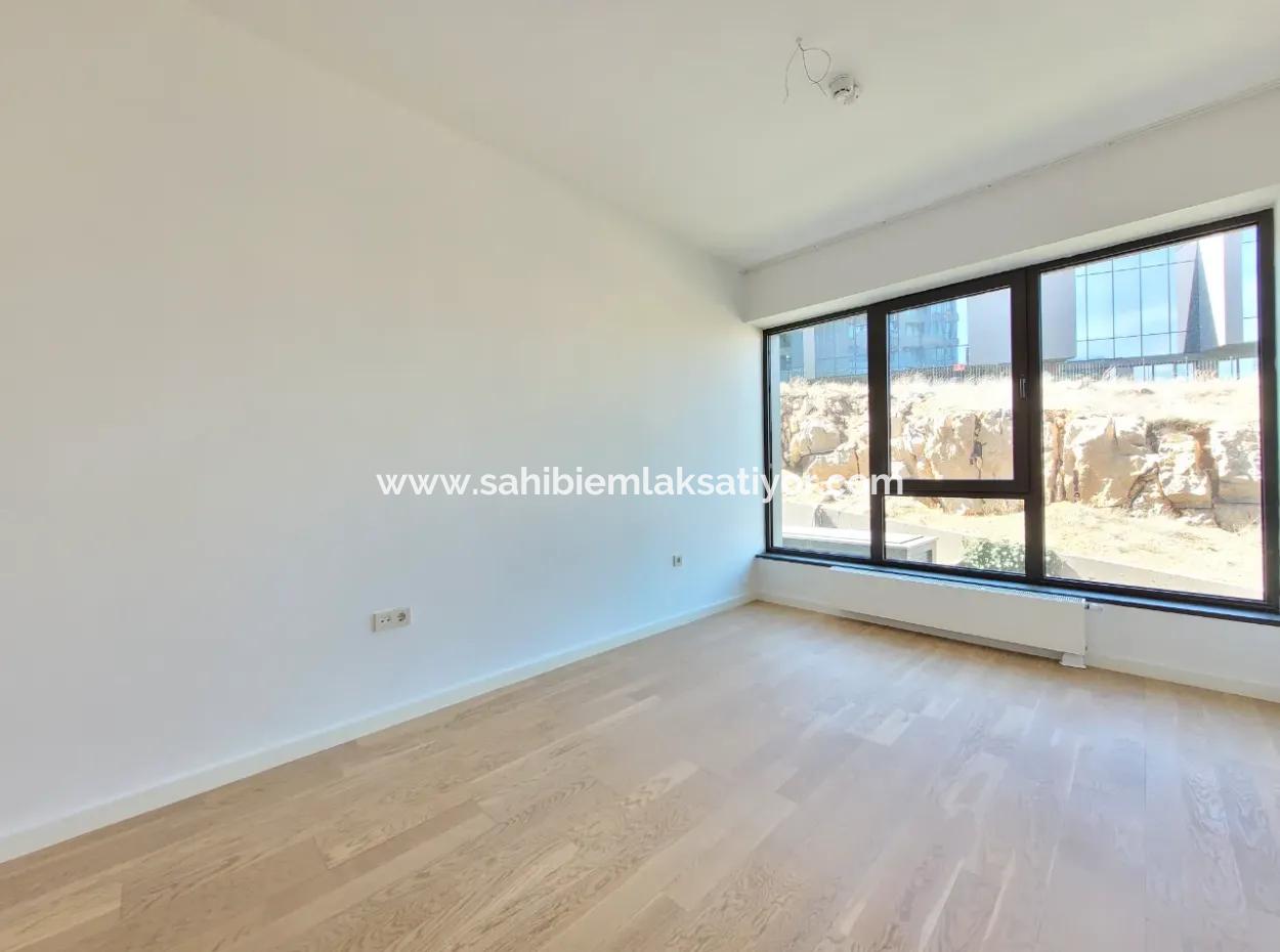Kiracısız İncek Loft Satılık  2+1 Bahçe Dubleks Şehir Manzaralı Daire